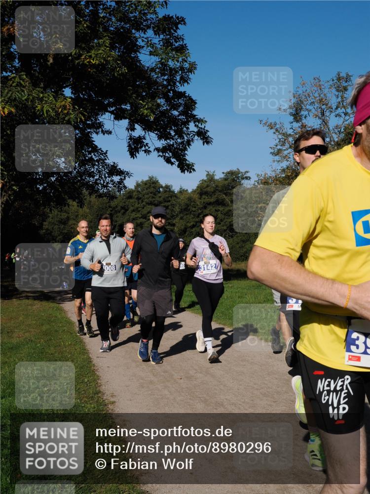 28.09.2025 - 33. Volkslauf durch das schöne Alstertal Fabian Wolf http://msf.ph/oto/8980296 28.09.2025 10:35:38 Laufen 3008, 3142, 35 meine-sportfotos.de