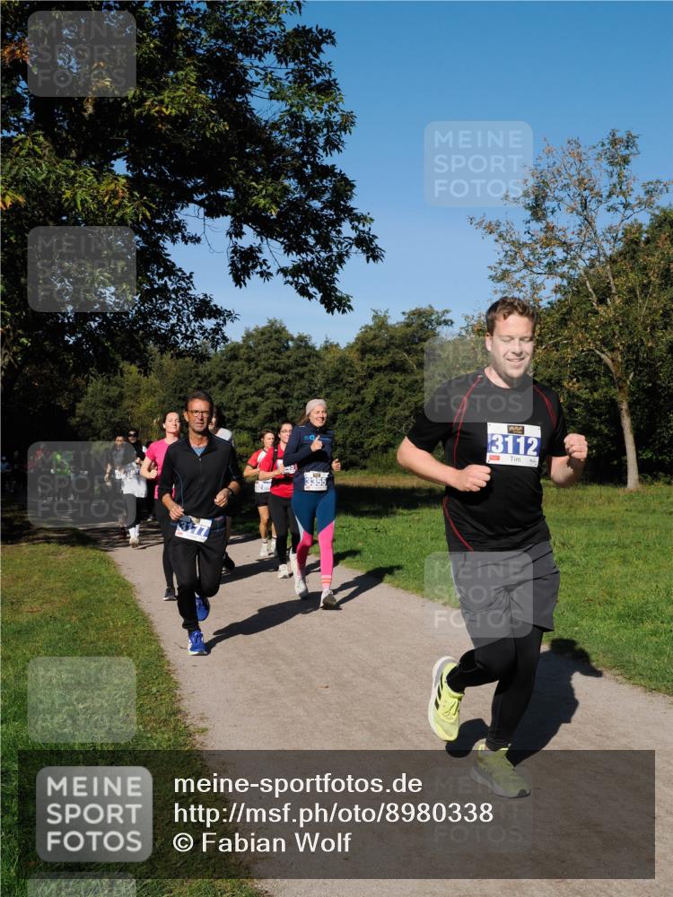 28.09.2025 - 33. Volkslauf durch das schöne Alstertal Fabian Wolf http://msf.ph/oto/8980338 28.09.2025 10:35:43 Laufen 3177, 3355, 3112 meine-sportfotos.de