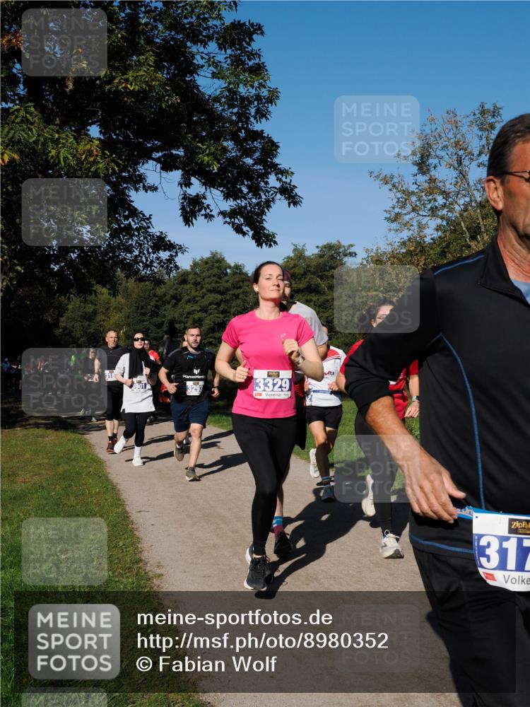 28.09.2025 - 33. Volkslauf durch das schöne Alstertal Fabian Wolf http://msf.ph/oto/8980352 28.09.2025 10:35:45 Laufen 7, 3293, 13329, 317 meine-sportfotos.de