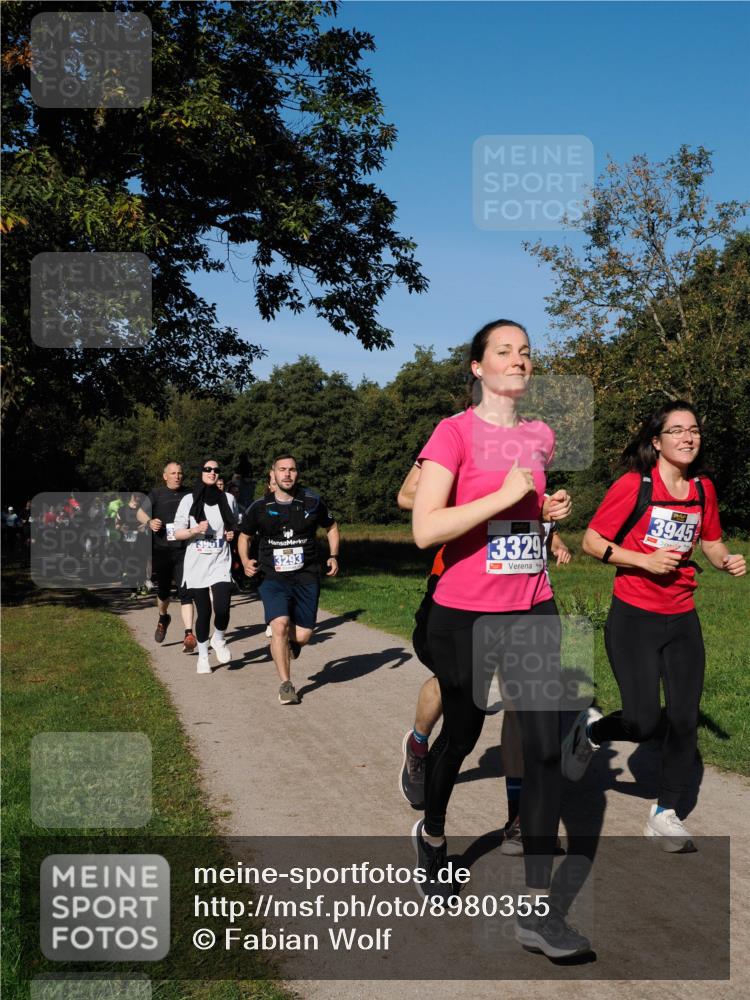 28.09.2025 - 33. Volkslauf durch das schöne Alstertal Fabian Wolf http://msf.ph/oto/8980355 28.09.2025 10:35:45 Laufen 13901, 3293, 13329, 3945 meine-sportfotos.de