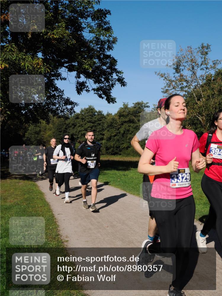 28.09.2025 - 33. Volkslauf durch das schöne Alstertal Fabian Wolf http://msf.ph/oto/8980357 28.09.2025 10:35:46 Laufen 3181, 3293, 13329, 394 meine-sportfotos.de