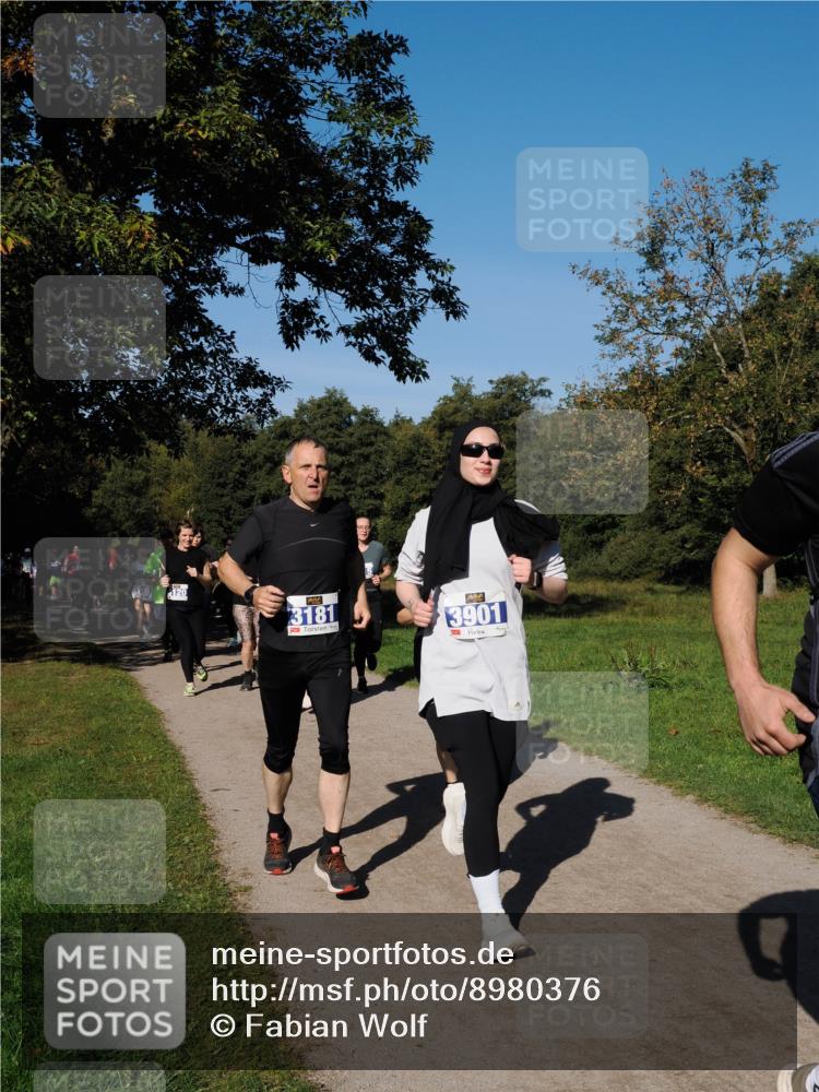 28.09.2025 - 33. Volkslauf durch das schöne Alstertal Fabian Wolf http://msf.ph/oto/8980376 28.09.2025 10:35:47 Laufen 120, 3181, 3901 meine-sportfotos.de