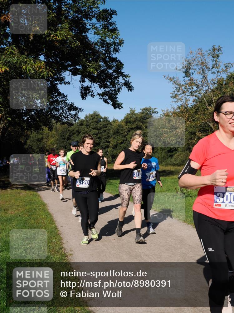 28.09.2025 - 33. Volkslauf durch das schöne Alstertal Fabian Wolf http://msf.ph/oto/8980391 28.09.2025 10:35:50 Laufen 3135, 3120, 3119, 3275, 300 meine-sportfotos.de