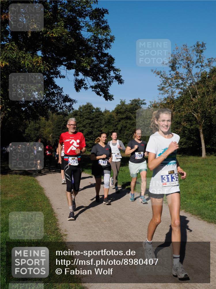 28.09.2025 - 33. Volkslauf durch das schöne Alstertal Fabian Wolf http://msf.ph/oto/8980407 28.09.2025 10:35:54 Laufen 3385, 3217, 3034, 3218, 3135 meine-sportfotos.de