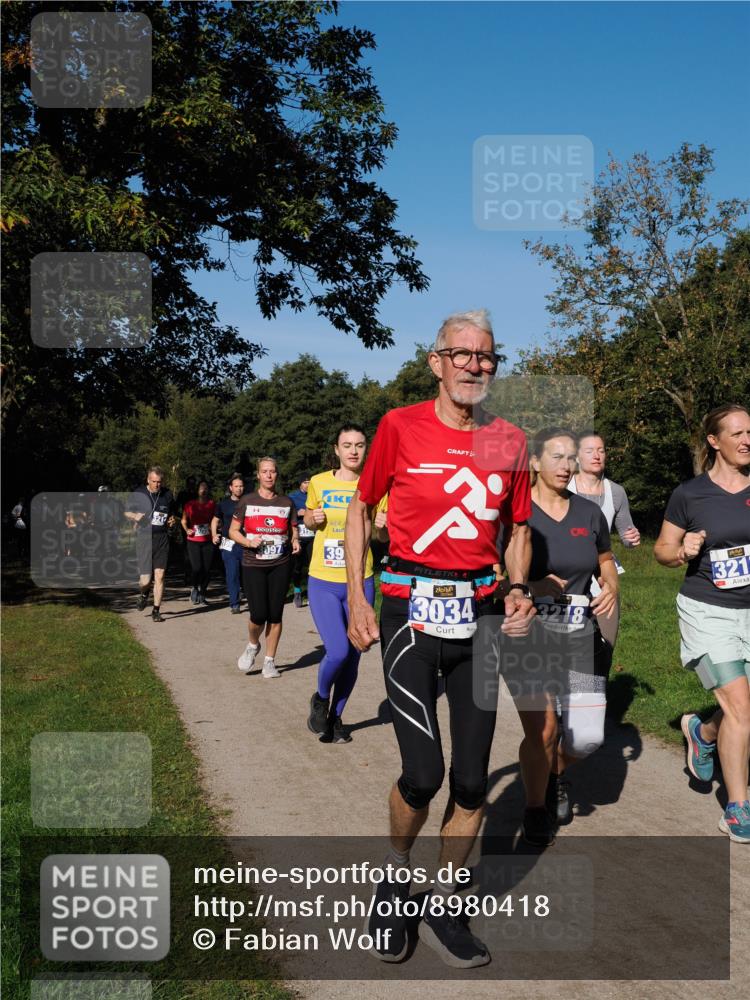 28.09.2025 - 33. Volkslauf durch das schöne Alstertal Fabian Wolf http://msf.ph/oto/8980418 28.09.2025 10:35:55 Laufen 3097, 39, 3034, 3218, 321 meine-sportfotos.de
