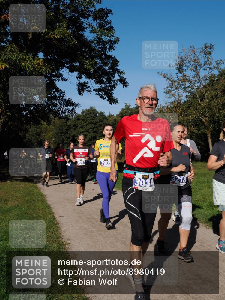 28.09.2025 - 33. Volkslauf durch das schöne Alstertal Fabian Wolf http://msf.ph/oto/8980419 28.09.2025 10:35:55 Laufen 3097, 3905, 3034, 3218 meine-sportfotos.de