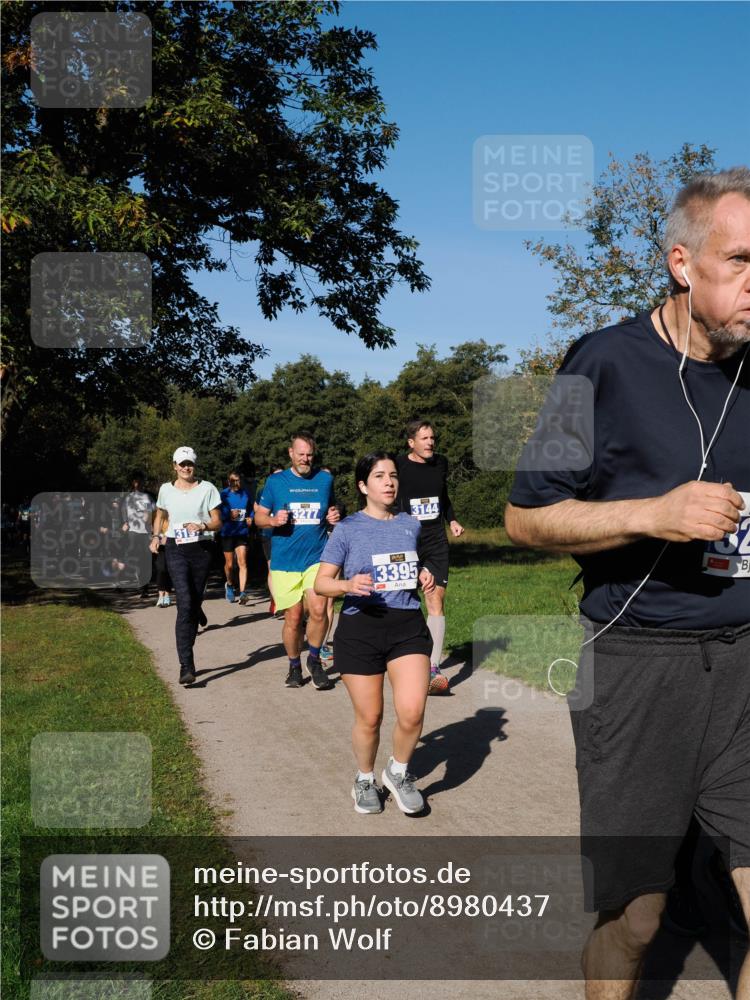 28.09.2025 - 33. Volkslauf durch das schöne Alstertal Fabian Wolf http://msf.ph/oto/8980437 28.09.2025 10:36:00 Laufen 3277, 3395, 3144 meine-sportfotos.de