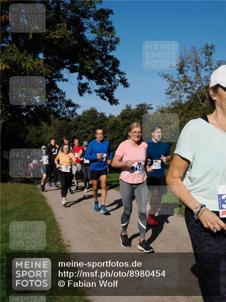 28.09.2025 - 33. Volkslauf durch das schöne Alstertal Fabian Wolf http://msf.ph/oto/8980454 28.09.2025 10:36:03 Laufen 3402, 3410, 3145, 141, 280 meine-sportfotos.de
