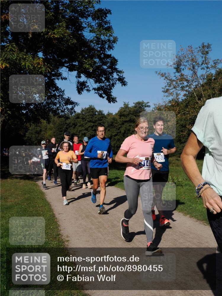 28.09.2025 - 33. Volkslauf durch das schöne Alstertal Fabian Wolf http://msf.ph/oto/8980455 28.09.2025 10:36:03 Laufen 3402, 3141, 3280 meine-sportfotos.de