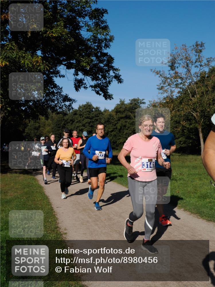28.09.2025 - 33. Volkslauf durch das schöne Alstertal Fabian Wolf http://msf.ph/oto/8980456 28.09.2025 10:36:03 Laufen 340, 3273, 3141 meine-sportfotos.de