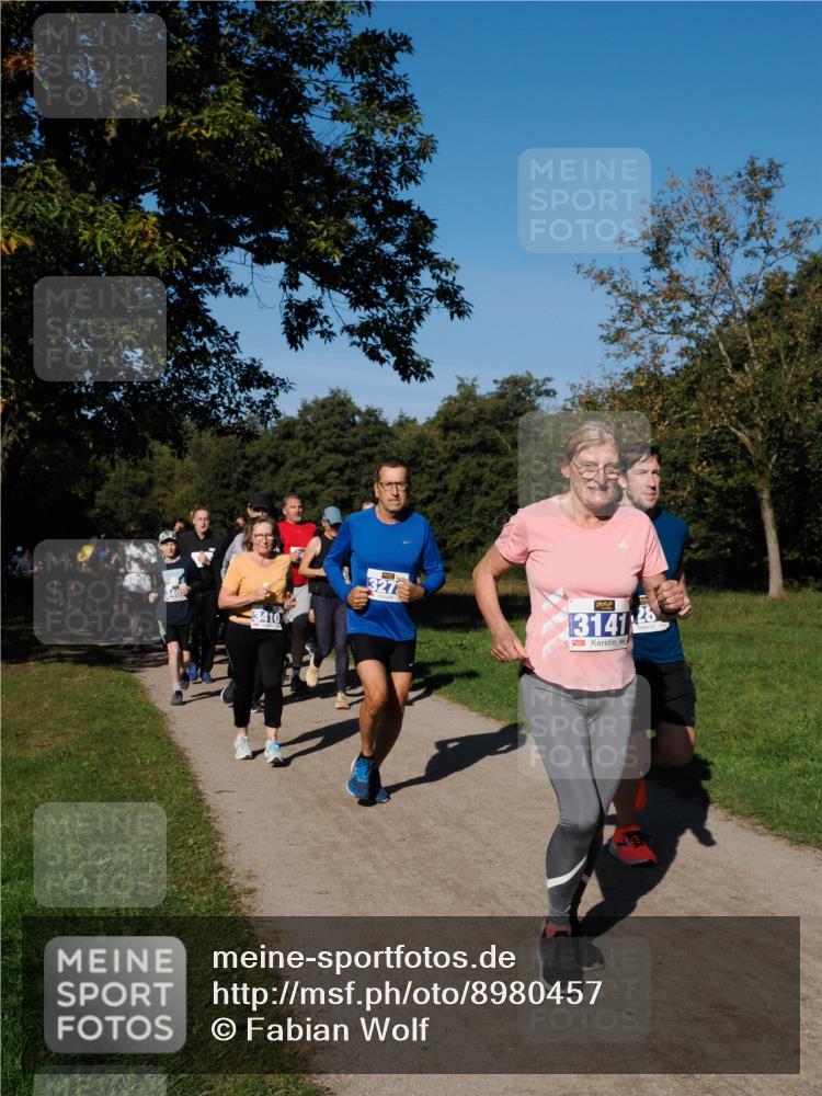 28.09.2025 - 33. Volkslauf durch das schöne Alstertal Fabian Wolf http://msf.ph/oto/8980457 28.09.2025 10:36:03 Laufen 340, 3410, 327, 3141 meine-sportfotos.de