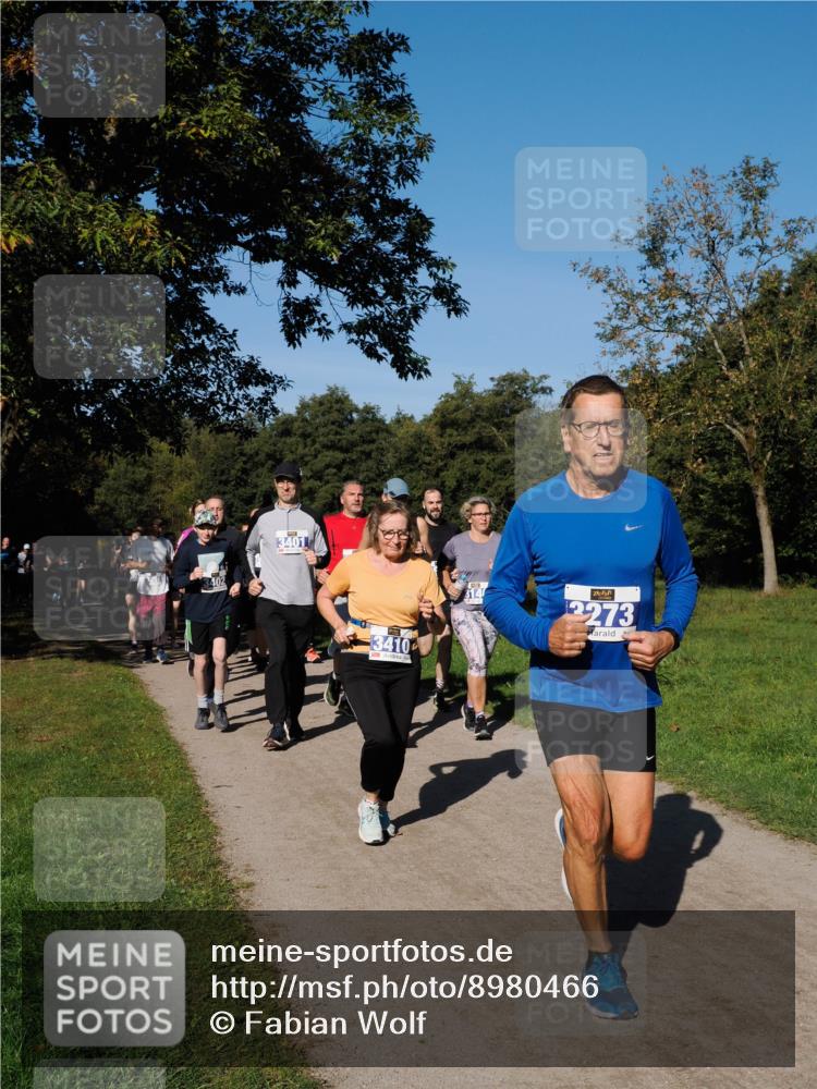 28.09.2025 - 33. Volkslauf durch das schöne Alstertal Fabian Wolf http://msf.ph/oto/8980466 28.09.2025 10:36:04 Laufen 3401, 3410, 3273 meine-sportfotos.de