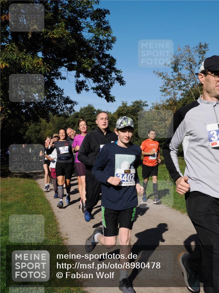 28.09.2025 - 33. Volkslauf durch das schöne Alstertal Fabian Wolf http://msf.ph/oto/8980478 28.09.2025 10:36:07 Laufen 3170, 3402, 13 meine-sportfotos.de