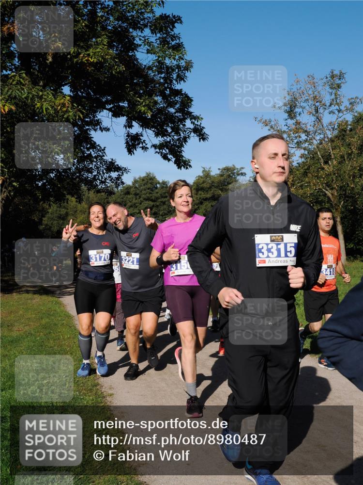 28.09.2025 - 33. Volkslauf durch das schöne Alstertal Fabian Wolf http://msf.ph/oto/8980487 28.09.2025 10:36:08 Laufen 3170, 3221, 39, 3315, 3418 meine-sportfotos.de