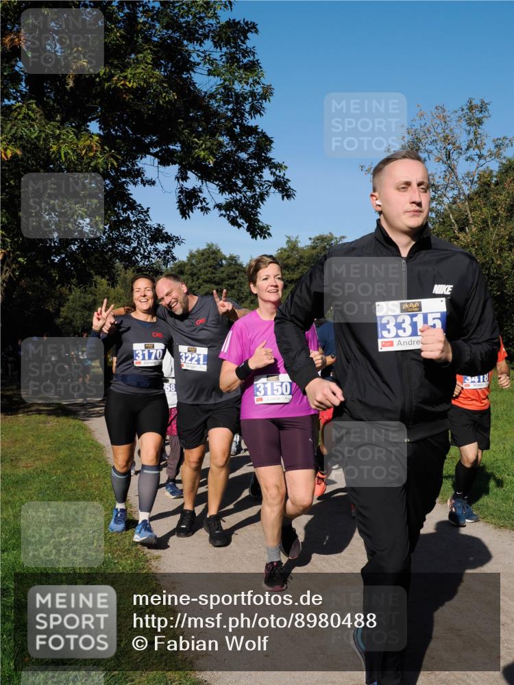 28.09.2025 - 33. Volkslauf durch das schöne Alstertal Fabian Wolf http://msf.ph/oto/8980488 28.09.2025 10:36:08 Laufen 3170, 3221, 58, 3150, 3315, 3418 meine-sportfotos.de
