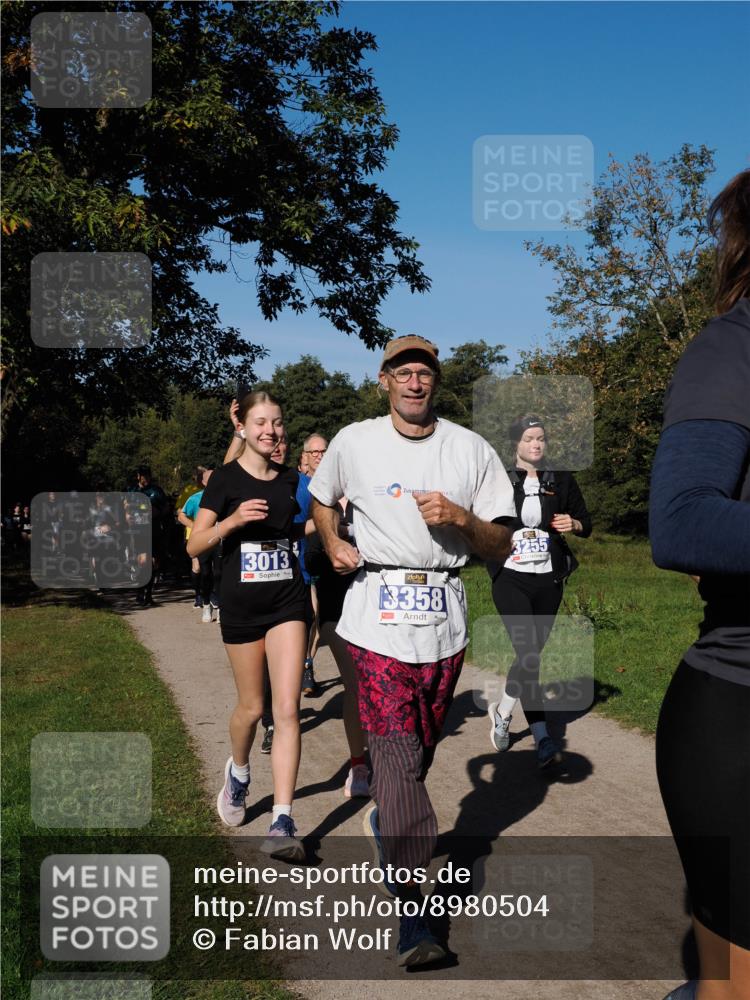28.09.2025 - 33. Volkslauf durch das schöne Alstertal Fabian Wolf http://msf.ph/oto/8980504 28.09.2025 10:36:09 Laufen 3013, 3358 meine-sportfotos.de