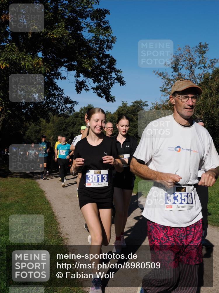 28.09.2025 - 33. Volkslauf durch das schöne Alstertal Fabian Wolf http://msf.ph/oto/8980509 28.09.2025 10:36:10 Laufen 3086, 3013, 3358 meine-sportfotos.de