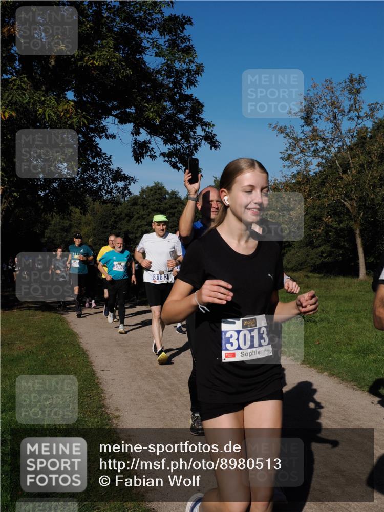 28.09.2025 - 33. Volkslauf durch das schöne Alstertal Fabian Wolf http://msf.ph/oto/8980513 28.09.2025 10:36:10 Laufen 3086, 3182, 3013 meine-sportfotos.de