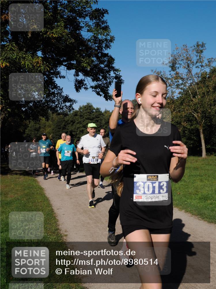 28.09.2025 - 33. Volkslauf durch das schöne Alstertal Fabian Wolf http://msf.ph/oto/8980514 28.09.2025 10:36:10 Laufen 3086, 3182, 3013 meine-sportfotos.de