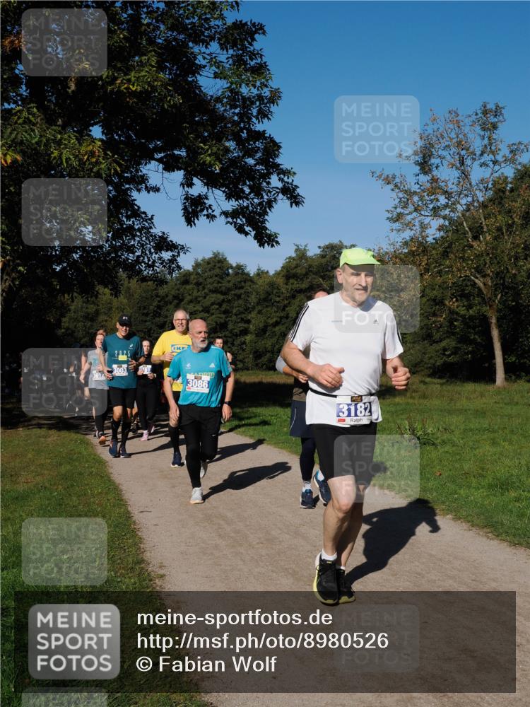 28.09.2025 - 33. Volkslauf durch das schöne Alstertal Fabian Wolf http://msf.ph/oto/8980526 28.09.2025 10:36:12 Laufen 2, 0, 25, 3003, 3086, 3182 meine-sportfotos.de