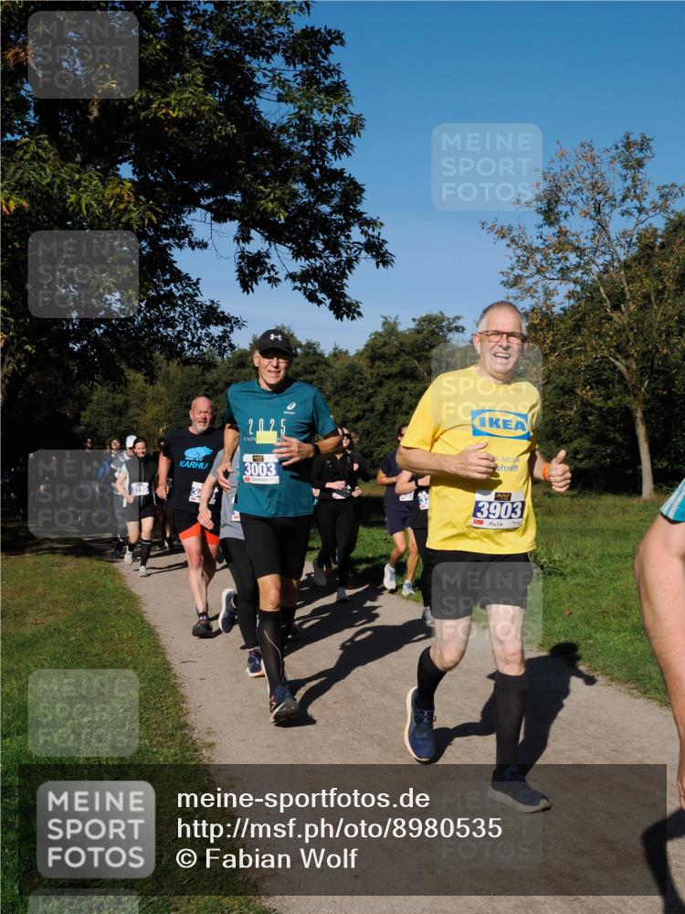28.09.2025 - 33. Volkslauf durch das schöne Alstertal Fabian Wolf http://msf.ph/oto/8980535 28.09.2025 10:36:14 Laufen 3195, 2025, 3003, 3903 meine-sportfotos.de