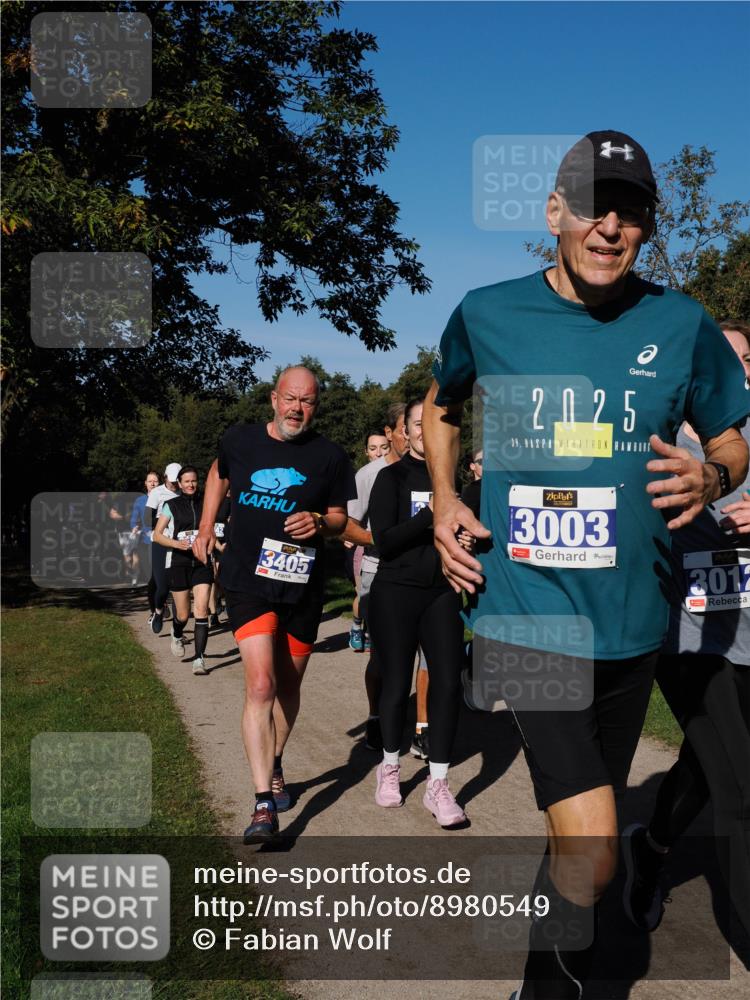 28.09.2025 - 33. Volkslauf durch das schöne Alstertal Fabian Wolf http://msf.ph/oto/8980549 28.09.2025 10:36:15 Laufen 2025, 39, 3405, 3003, 3012 meine-sportfotos.de