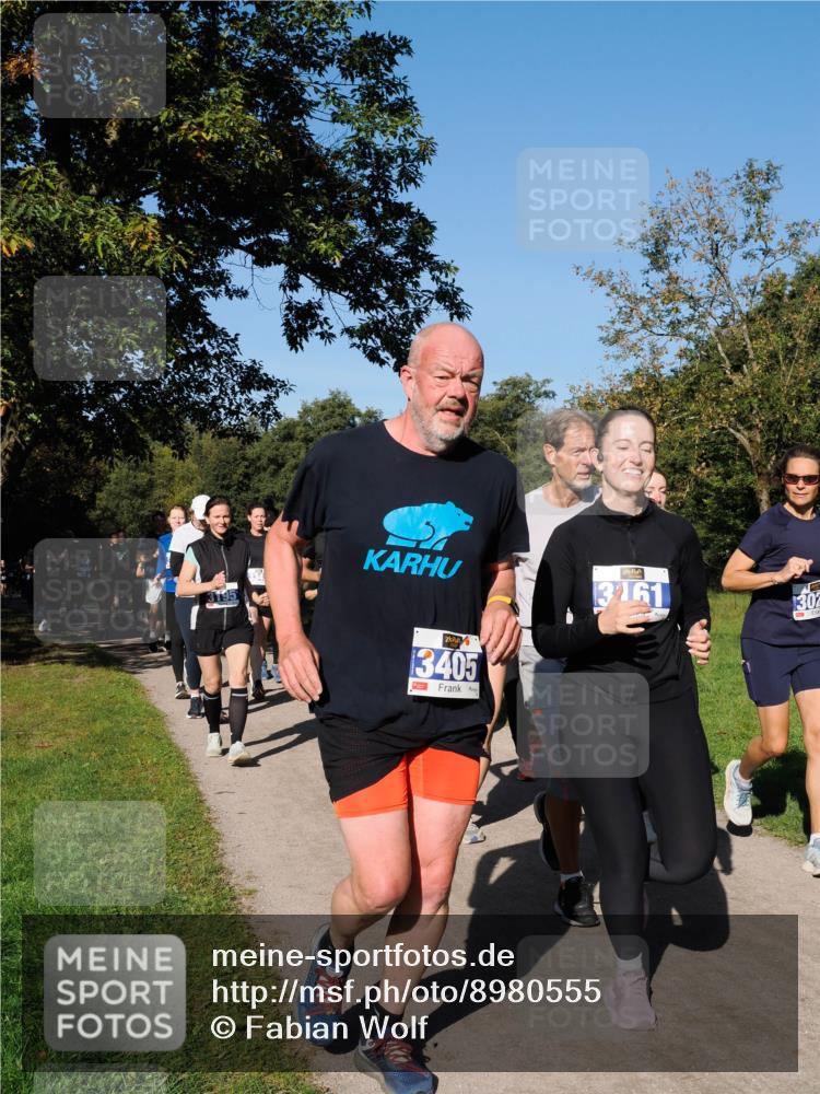 28.09.2025 - 33. Volkslauf durch das schöne Alstertal Fabian Wolf http://msf.ph/oto/8980555 28.09.2025 10:36:16 Laufen 3195, 13405, 3161, 1302 meine-sportfotos.de