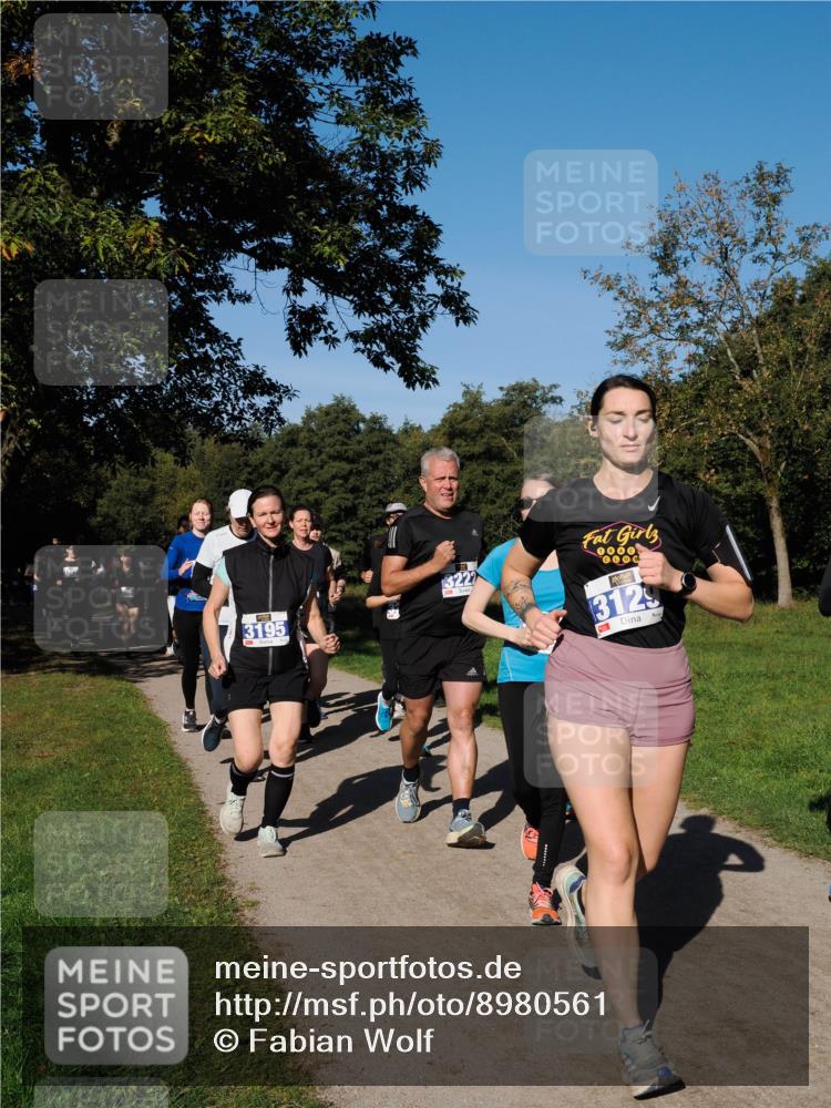 28.09.2025 - 33. Volkslauf durch das schöne Alstertal Fabian Wolf http://msf.ph/oto/8980561 28.09.2025 10:36:17 Laufen 3195, 3222, 0000, 3129 meine-sportfotos.de