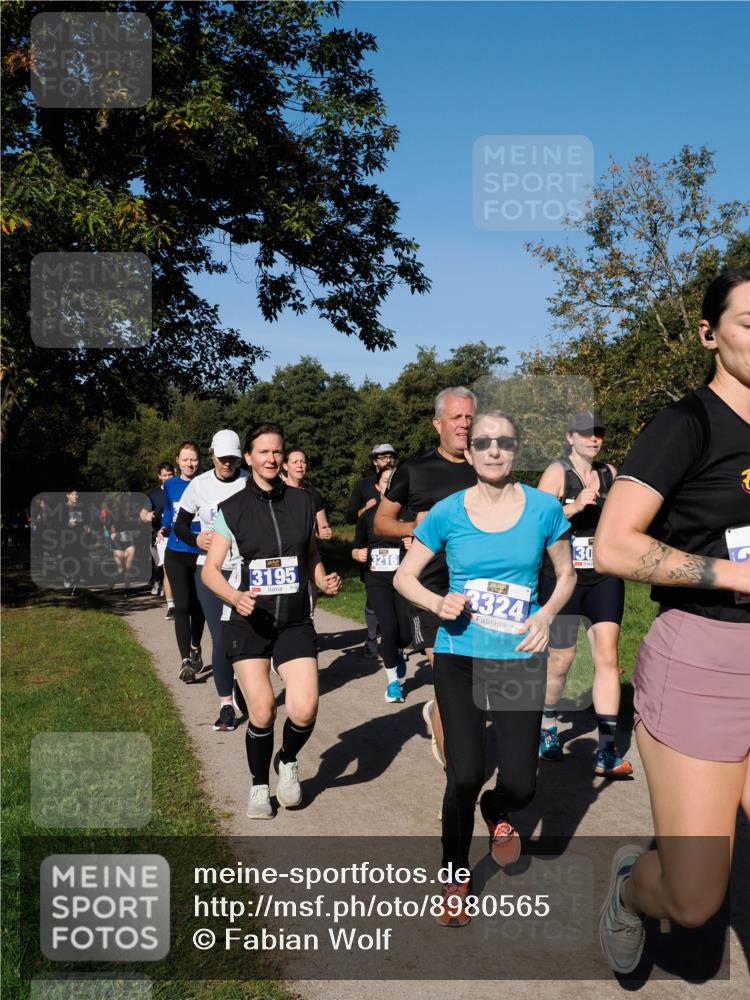 28.09.2025 - 33. Volkslauf durch das schöne Alstertal Fabian Wolf http://msf.ph/oto/8980565 28.09.2025 10:36:17 Laufen 3195, 3324, 30 meine-sportfotos.de