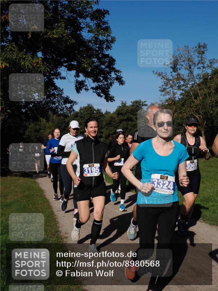 28.09.2025 - 33. Volkslauf durch das schöne Alstertal Fabian Wolf http://msf.ph/oto/8980568 28.09.2025 10:36:18 Laufen 3195, 3324, 3069 meine-sportfotos.de