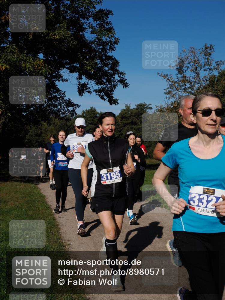 28.09.2025 - 33. Volkslauf durch das schöne Alstertal Fabian Wolf http://msf.ph/oto/8980571 28.09.2025 10:36:18 Laufen 3377, 309, 3195, 332 meine-sportfotos.de