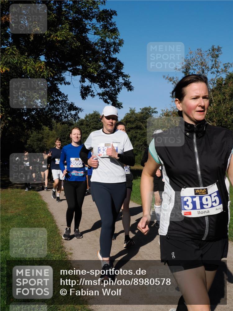 28.09.2025 - 33. Volkslauf durch das schöne Alstertal Fabian Wolf http://msf.ph/oto/8980578 28.09.2025 10:36:19 Laufen 397, 3095, 33, 342, 3195 meine-sportfotos.de