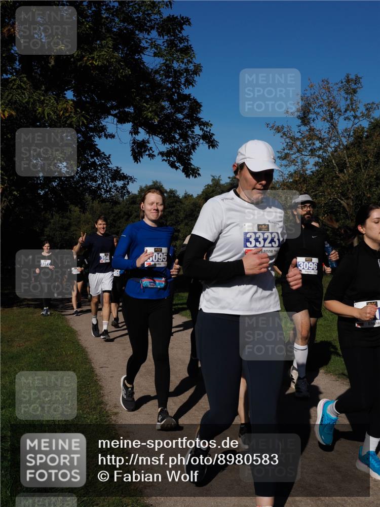 28.09.2025 - 33. Volkslauf durch das schöne Alstertal Fabian Wolf http://msf.ph/oto/8980583 28.09.2025 10:36:19 Laufen 394, 095, 3323, 3096 meine-sportfotos.de