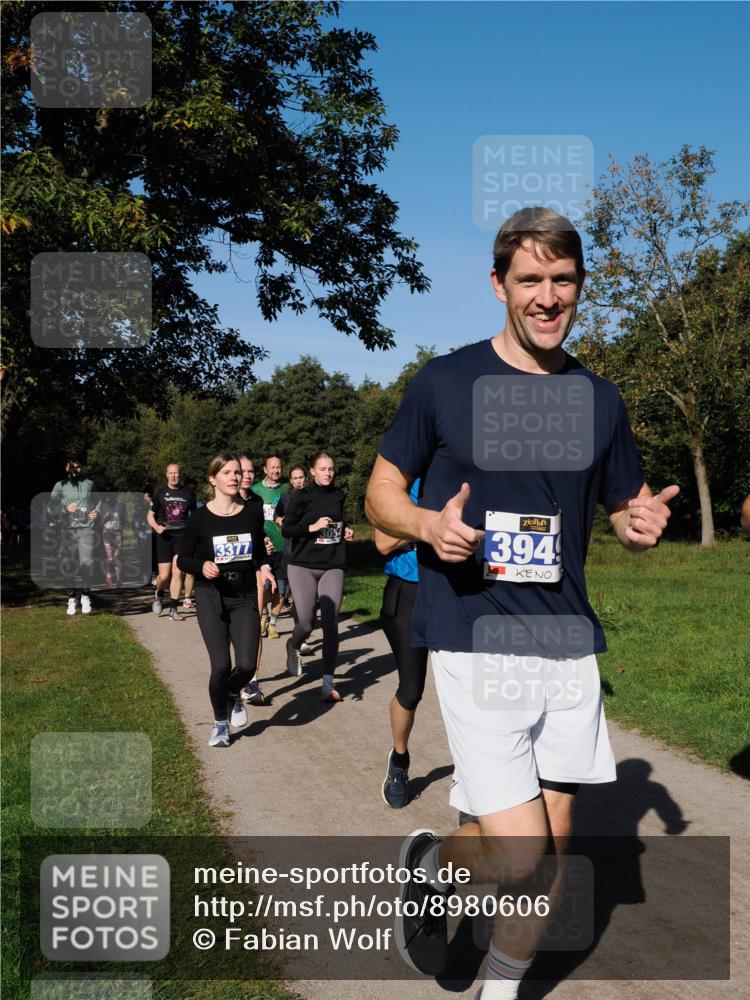 28.09.2025 - 33. Volkslauf durch das schöne Alstertal Fabian Wolf http://msf.ph/oto/8980606 28.09.2025 10:36:22 Laufen 3054, 3377, 394 meine-sportfotos.de