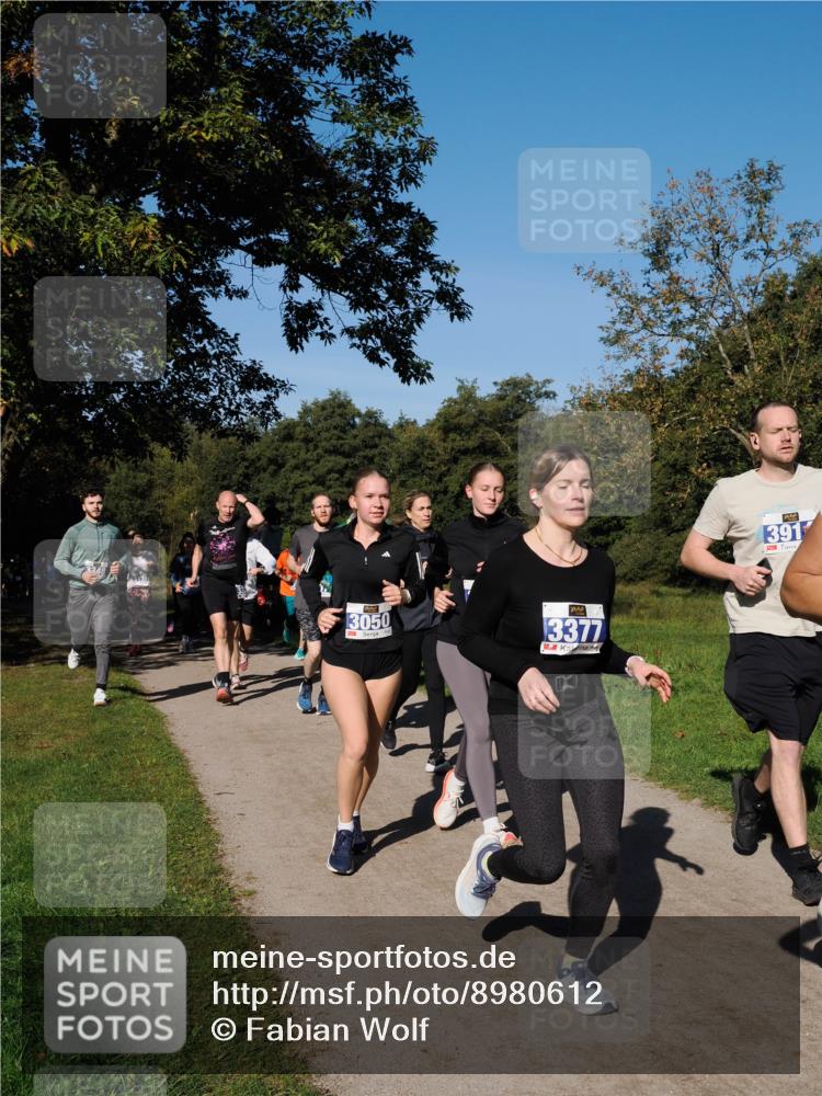 28.09.2025 - 33. Volkslauf durch das schöne Alstertal Fabian Wolf http://msf.ph/oto/8980612 28.09.2025 10:36:23 Laufen 3050, 3377, 391 meine-sportfotos.de