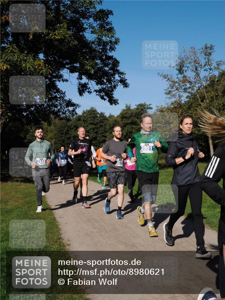 28.09.2025 - 33. Volkslauf durch das schöne Alstertal Fabian Wolf http://msf.ph/oto/8980621 28.09.2025 10:36:24 Laufen 3348, 3123, 3070, 3951 meine-sportfotos.de
