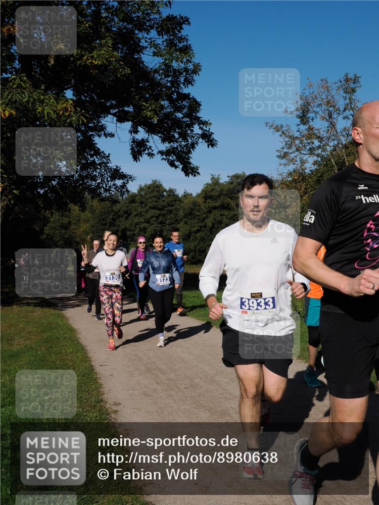 28.09.2025 - 33. Volkslauf durch das schöne Alstertal Fabian Wolf http://msf.ph/oto/8980638 28.09.2025 10:36:27 Laufen 3130, 3123, 3009, 3933, 1, 23 meine-sportfotos.de
