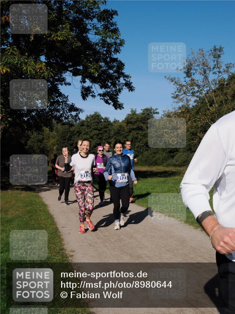 28.09.2025 - 33. Volkslauf durch das schöne Alstertal Fabian Wolf http://msf.ph/oto/8980644 28.09.2025 10:36:27 Laufen 3130, 3228, 3123 meine-sportfotos.de