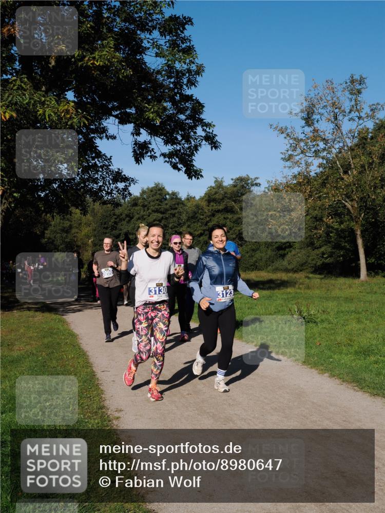 28.09.2025 - 33. Volkslauf durch das schöne Alstertal Fabian Wolf http://msf.ph/oto/8980647 28.09.2025 10:36:28 Laufen 3090, 3130, 3123 meine-sportfotos.de