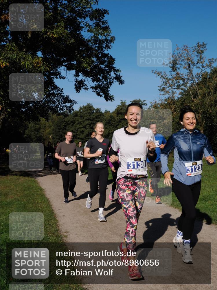 28.09.2025 - 33. Volkslauf durch das schöne Alstertal Fabian Wolf http://msf.ph/oto/8980656 28.09.2025 10:36:29 Laufen 3090, 237, 3130, 3123 meine-sportfotos.de