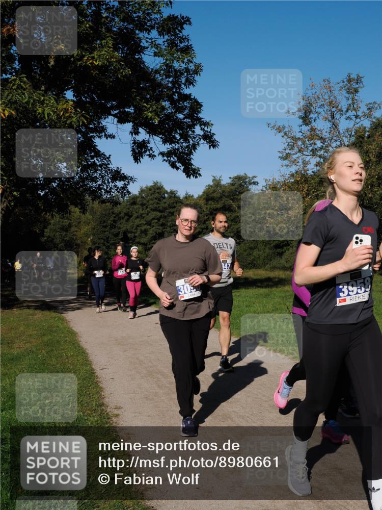28.09.2025 - 33. Volkslauf durch das schöne Alstertal Fabian Wolf http://msf.ph/oto/8980661 28.09.2025 10:36:30 Laufen 3397, 30, 347, 69, 3958 meine-sportfotos.de