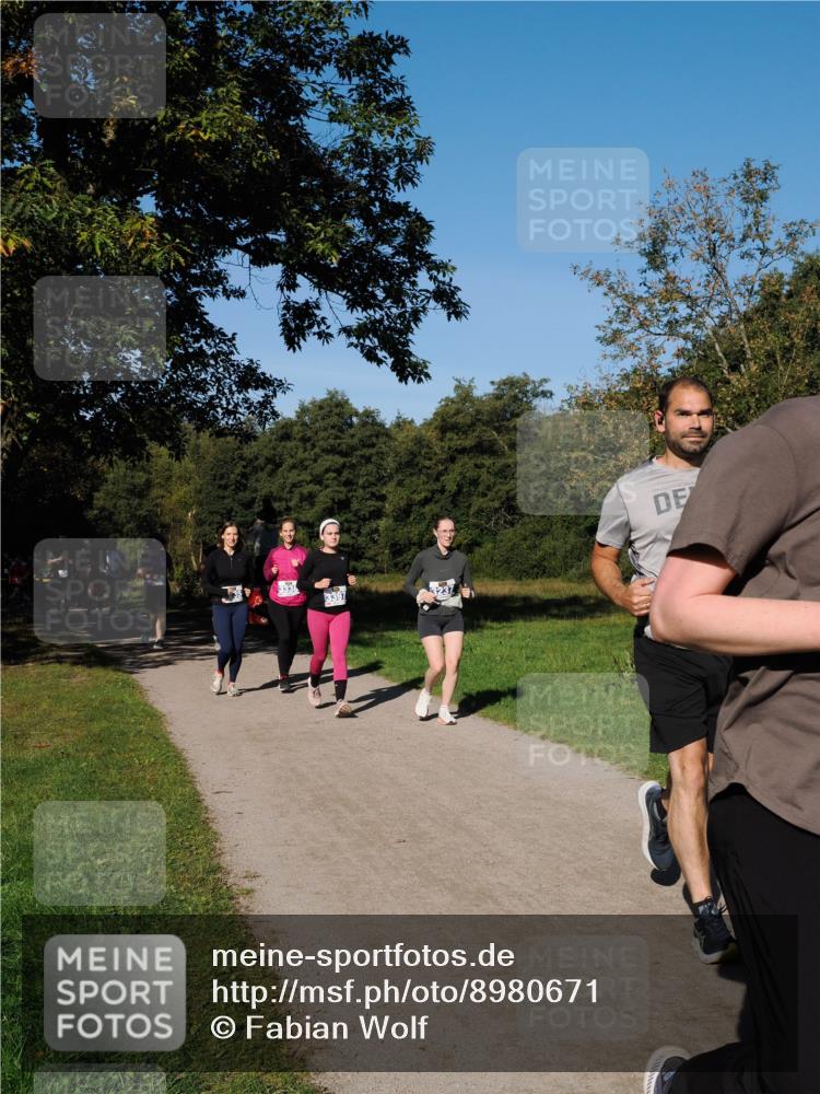 28.09.2025 - 33. Volkslauf durch das schöne Alstertal Fabian Wolf http://msf.ph/oto/8980671 28.09.2025 10:36:31 Laufen 3336, 3397 meine-sportfotos.de
