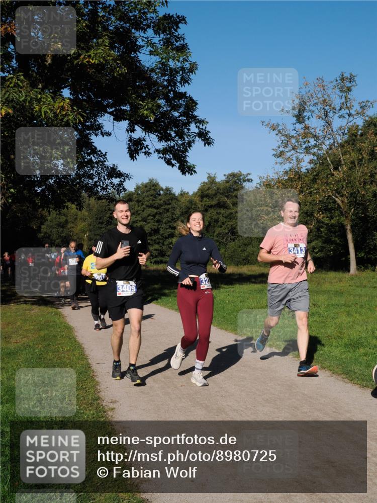28.09.2025 - 33. Volkslauf durch das schöne Alstertal Fabian Wolf http://msf.ph/oto/8980725 28.09.2025 10:36:41 Laufen 3409, 3413 meine-sportfotos.de