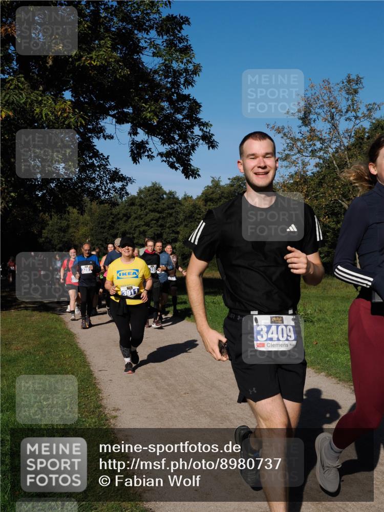 28.09.2025 - 33. Volkslauf durch das schöne Alstertal Fabian Wolf http://msf.ph/oto/8980737 28.09.2025 10:36:42 Laufen 328, 40, 3409 meine-sportfotos.de