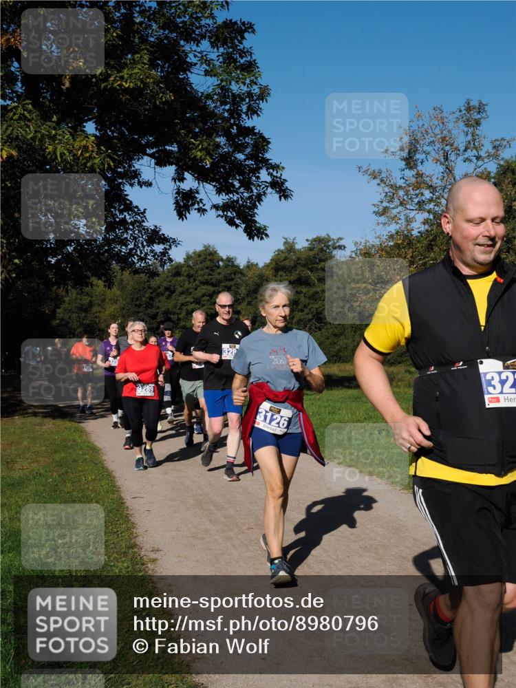 28.09.2025 - 33. Volkslauf durch das schöne Alstertal Fabian Wolf http://msf.ph/oto/8980796 28.09.2025 10:36:49 Laufen 3332, 32, 289, 3126 meine-sportfotos.de