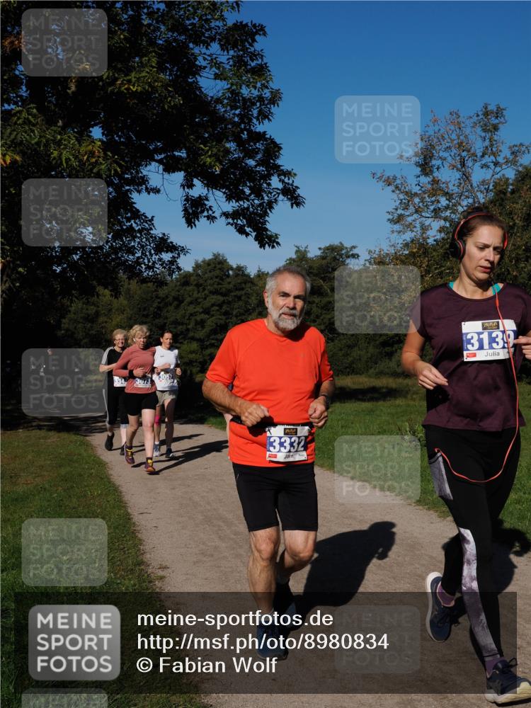 28.09.2025 - 33. Volkslauf durch das schöne Alstertal Fabian Wolf http://msf.ph/oto/8980834 28.09.2025 10:36:56 Laufen 334, 3073, 3057, 3332, 3139 meine-sportfotos.de