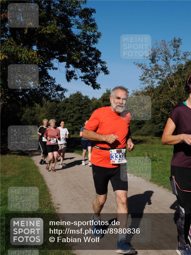28.09.2025 - 33. Volkslauf durch das schöne Alstertal Fabian Wolf http://msf.ph/oto/8980836 28.09.2025 10:36:56 Laufen 3073, 057, 3332 meine-sportfotos.de