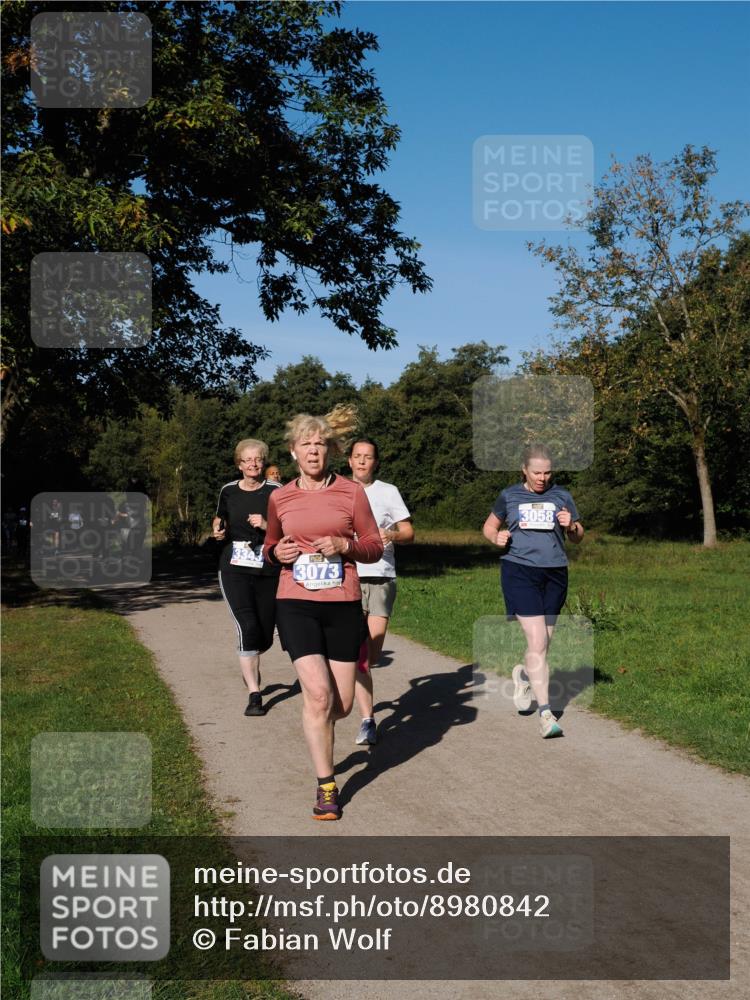 28.09.2025 - 33. Volkslauf durch das schöne Alstertal Fabian Wolf http://msf.ph/oto/8980842 28.09.2025 10:36:58 Laufen 3073, 3058 meine-sportfotos.de