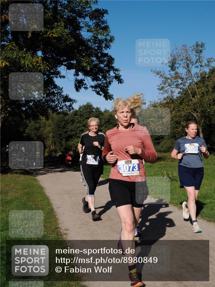 28.09.2025 - 33. Volkslauf durch das schöne Alstertal Fabian Wolf http://msf.ph/oto/8980849 28.09.2025 10:36:58 Laufen 3073, 3058 meine-sportfotos.de