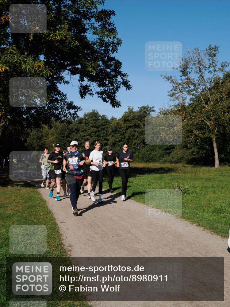 28.09.2025 - 33. Volkslauf durch das schöne Alstertal Fabian Wolf http://msf.ph/oto/8980911 28.09.2025 10:37:12 Laufen 3154, 3153, 3165 meine-sportfotos.de